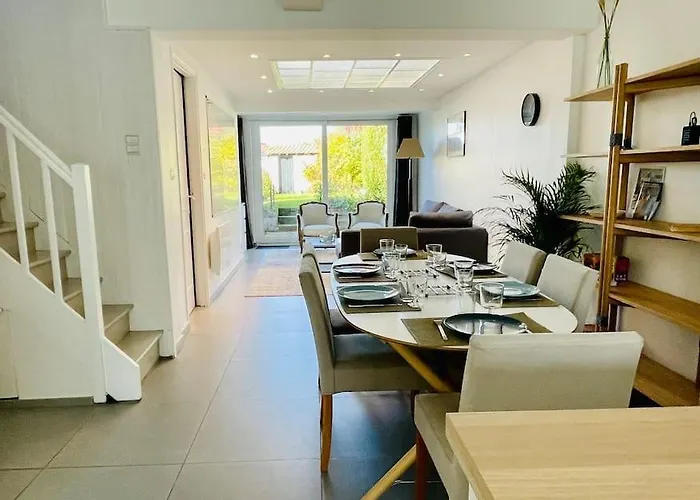 Charmante Petite Maison Flamande